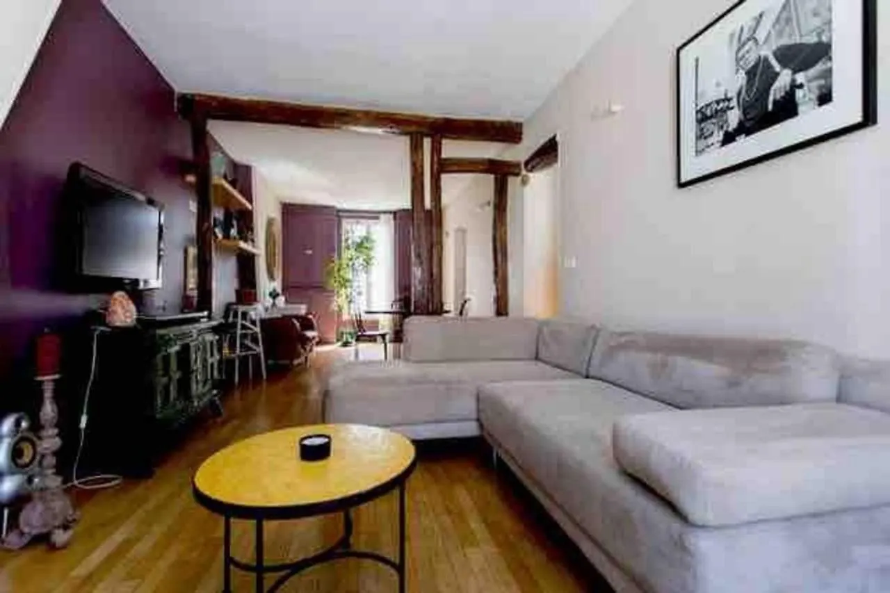 Amazing 1 Bedroom Apartment At Abbesses Paris