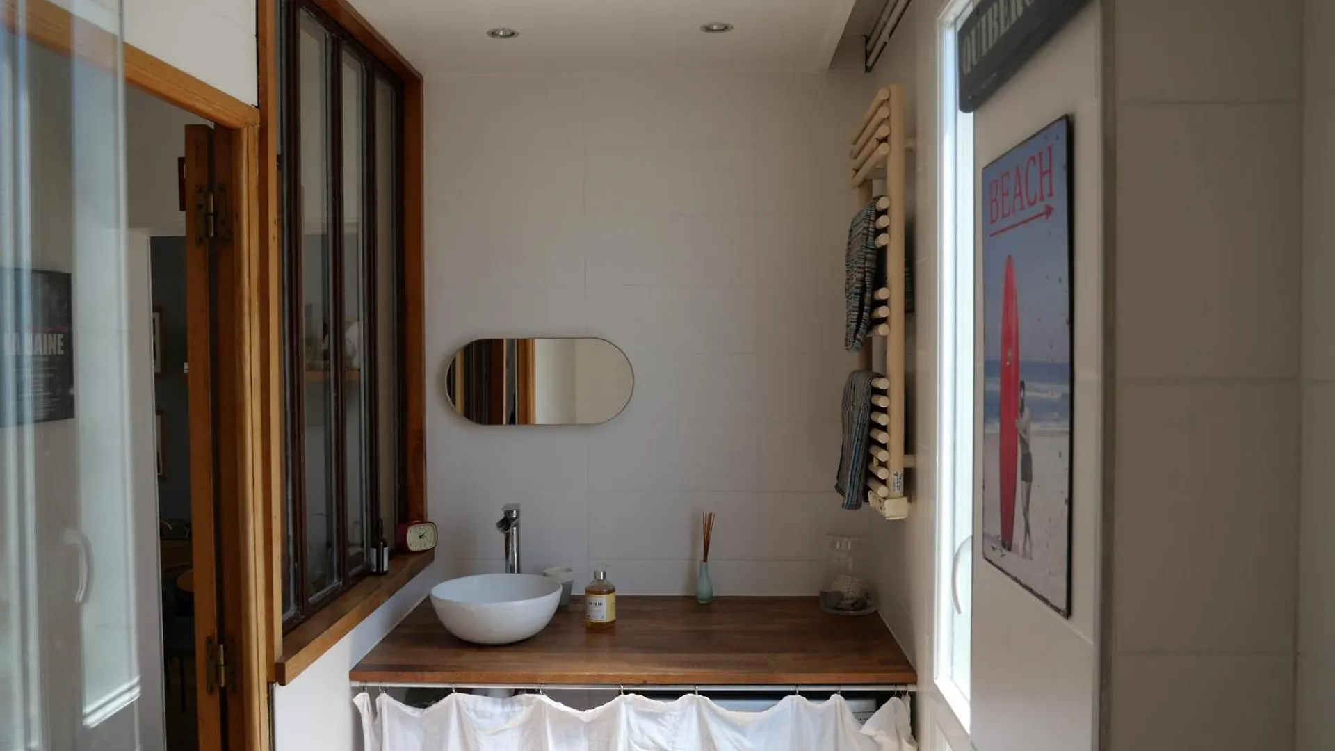 Amazing 1 Bedroom Apartment At Abbesses Paris