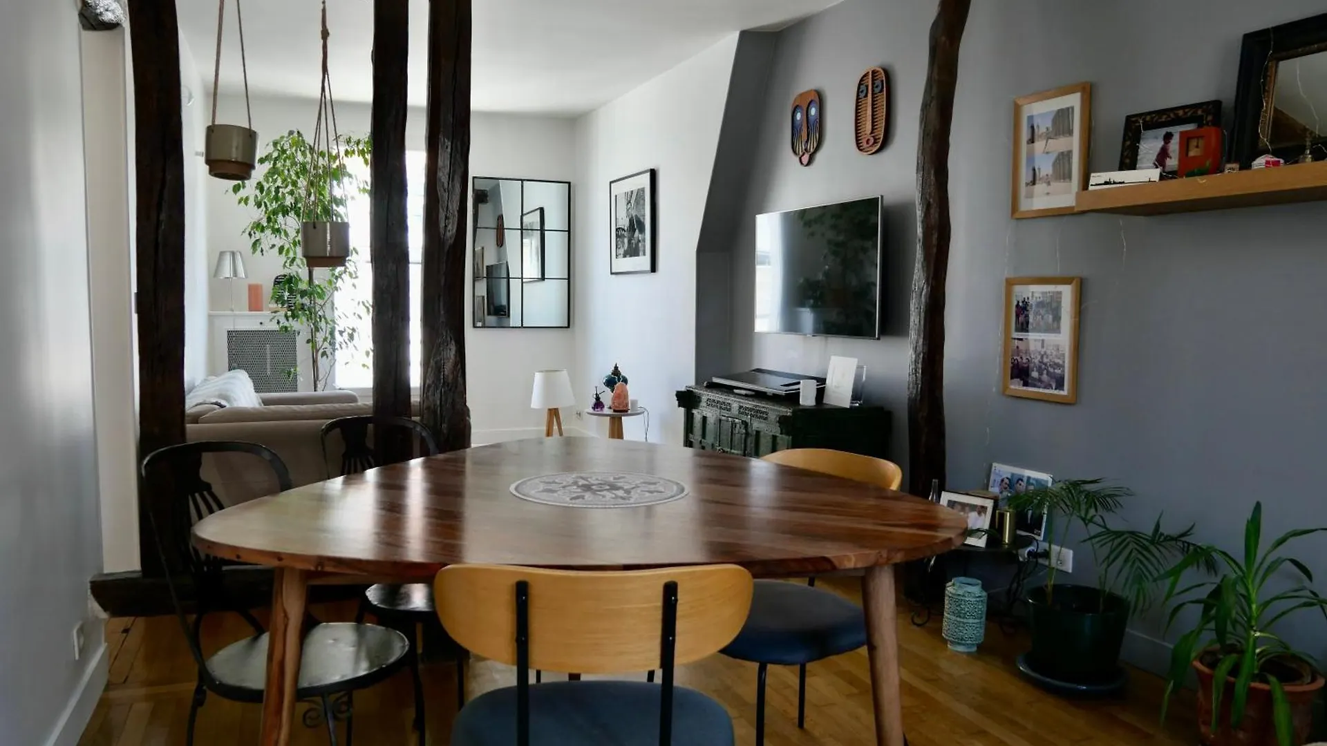 Amazing 1 Bedroom Apartment At Abbesses location
